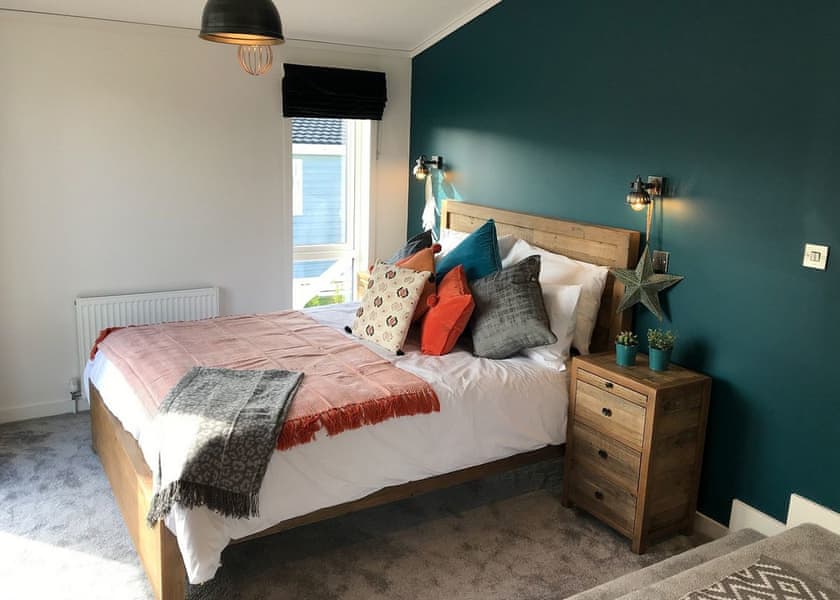 Juniper Lodge double bedroom - Florence Springs Luxury Lodge breaks, Tenby, Pembrokeshire, South West Wales